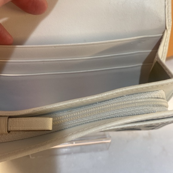 Coach Monogram Wallet in an Excellent Condition - Picture 7 of 11